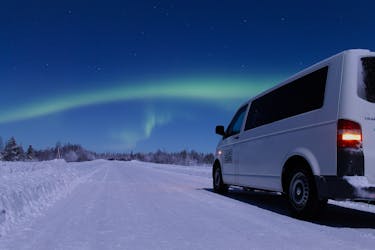 Levi aurora borealis caçada de carro